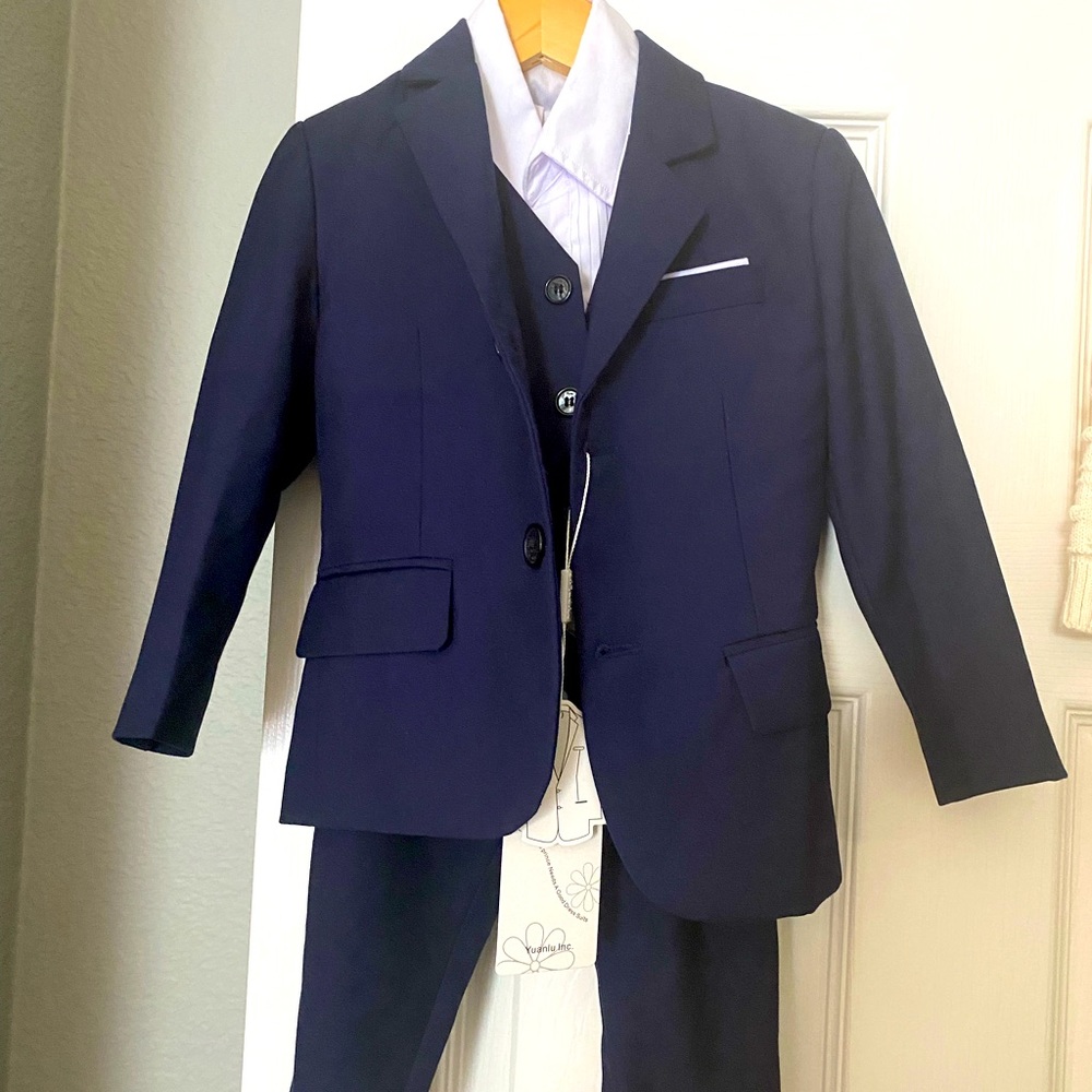 Toddler boys 3 piece suit.